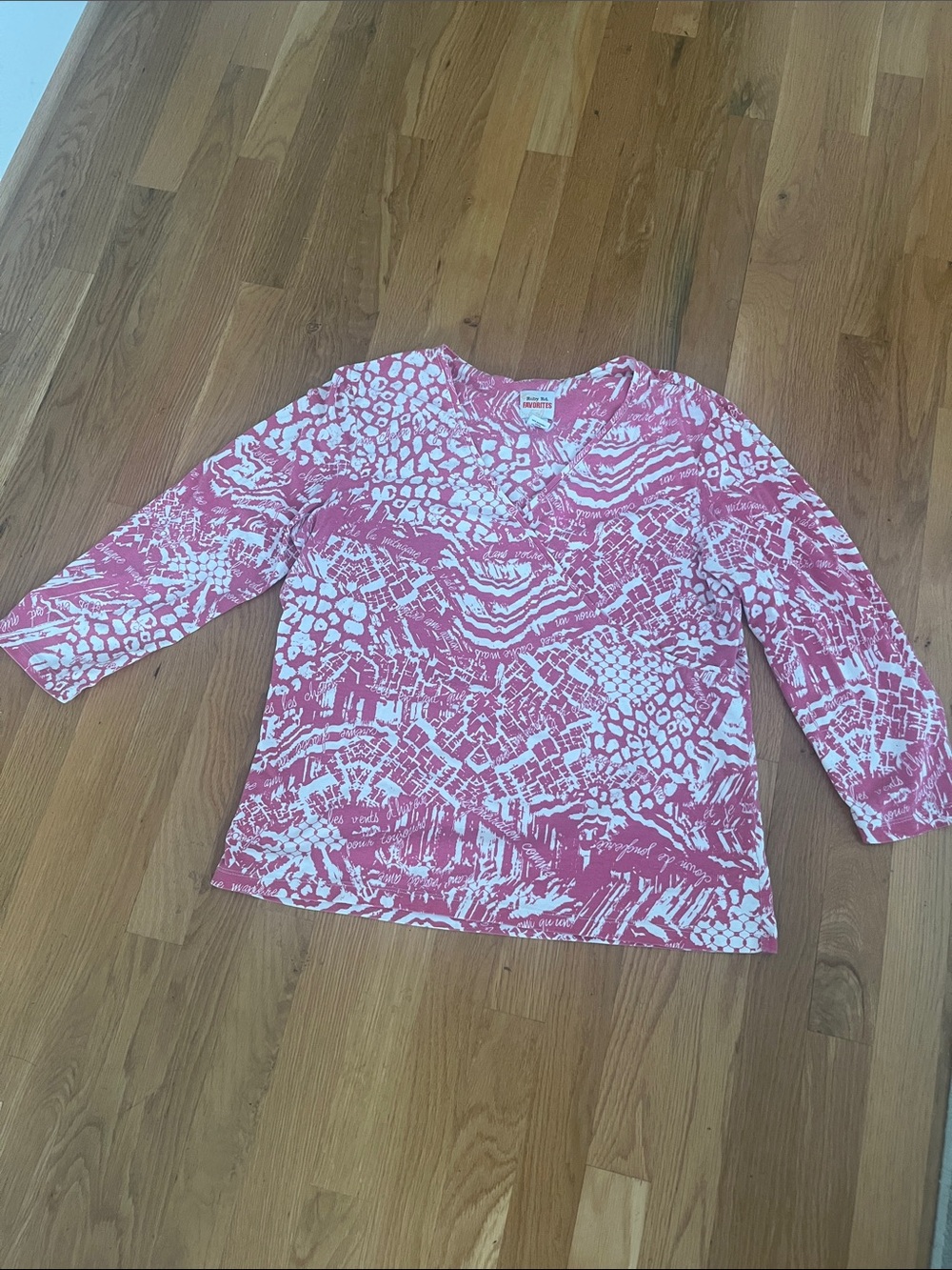 ❤️ 6 for 20 ❤️  Ruby Rd. Pink & White Printed Long Sleeve V-Neck Top
